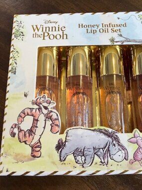 Disney Winnie the Pooh Honey Infused Lip Oil Set 4pc Scented Set (free ship)